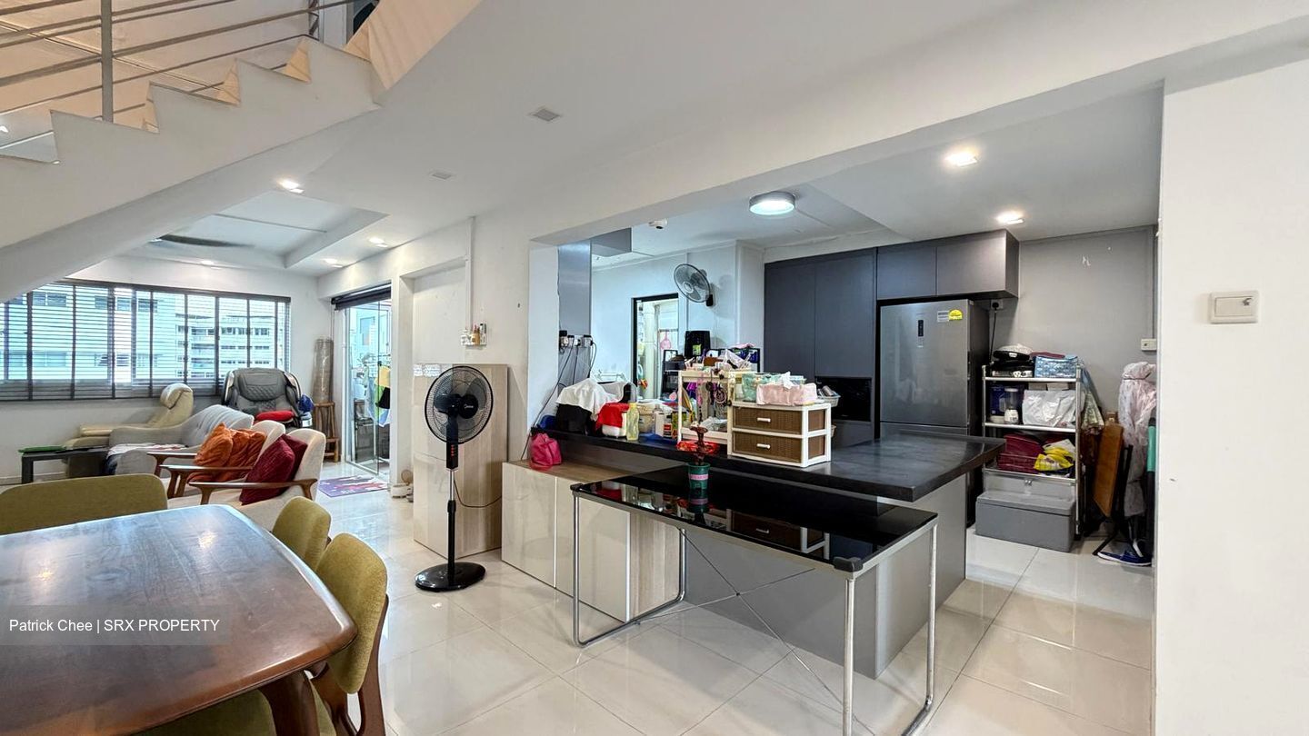 Blk 239 Bukit Panjang Ring Road (Bukit Panjang), HDB Executive #558575601